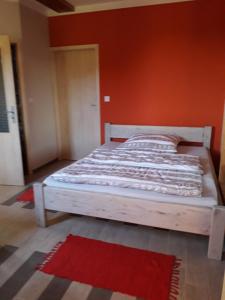 Säng eller sängar i ett rum på Apartman Na Horách