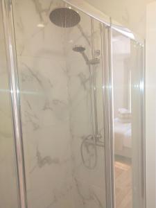 Ένα μπάνιο στο Oporto Glamour Suite House