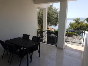 Fotografie z fotogalerie ubytování Sea view apartment with a huge terrace v destinaci Pisak