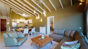 Kuchyň nebo kuchyňský kout v ubytování Parga Inn Suites