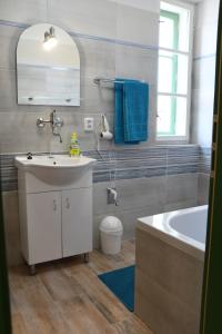 Koupelna v ubytování Penzion-apartmán Souček + 37 fotografií