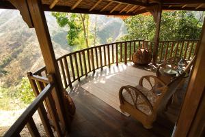 En balkong eller terrass på Gaia-Oasis Mountain Abasan