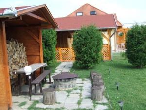 Fotografia z galérie ubytovania Barbara Apartmanház v destinácii Kehidakustány
