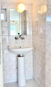 Phòng tắm tại Jackie House Varna +22 ảnh