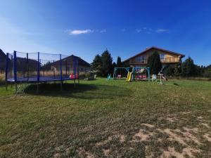 Детска площадка в Serce Kaszub pokoje z widokiem na Zatokę
