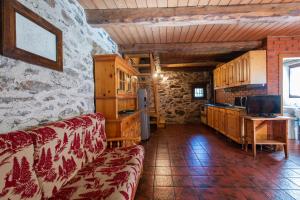 A kitchen or kitchenette at Baita Tomaselli
