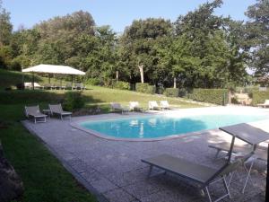 Piscine de l'établissement Il Borgo di Villa Castelletti Country Hotel ou située à proximité