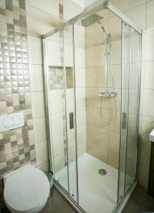 A bathroom at Chicago Vendégház