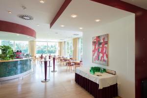 Restauracja lub miejsce do jedzenia w obiekcie Hotel St. Virgil Salzburg