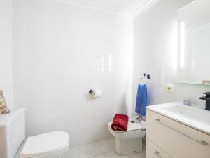 A bathroom at Apartment Mariners 2 by Interhome