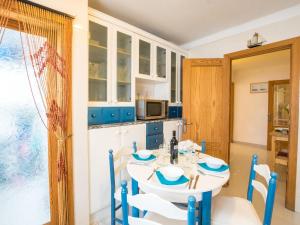 A kitchen or kitchenette at Apartment Mariners 2 by Interhome