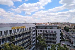 Nespecifikovaný výhled na destinaci Praha nebo výhled na město při pohledu z hotelu