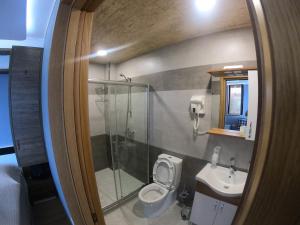 Koupelna v ubytování Batumi Hotel R&M