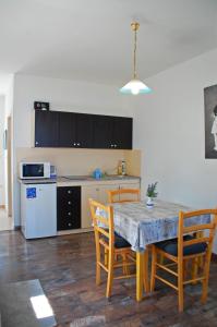 Apartments Kolmanic, sea view, free privat parking tesisinde mutfak veya mini mutfak