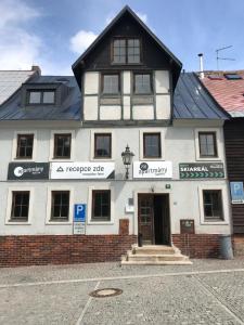 Budova, v ktorej sa apartmánový hotel nachádza