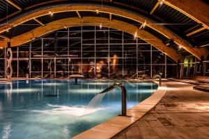 Bazén v ubytování Hotel Terme Sveti Martin nebo v jeho okolí