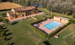 Bazén v ubytování il Chiassetto Agriturismo No Kids nebo v jeho okolí