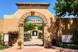 Hotel Baglio Oneto dei Principi di San Lorenzo - Luxury Wine Resort的门面或入口