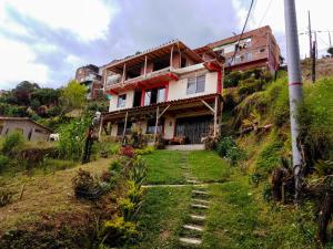 Κήπος έξω από το Casa de Campo con hermosa vista a Los Farallones