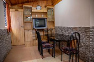 Kuchyň nebo kuchyňský kout v ubytování JJS Cottages