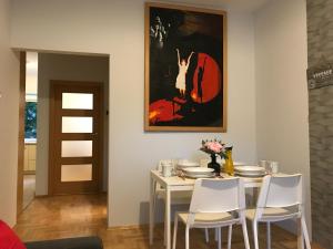 Fotografia z galérie ubytovania Rent0nline Hoża Apartment Center Metro vo Varšave