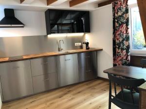 Фотография из галереи Style Apartments by Mieze Schindler в Санкт-Вольфганге