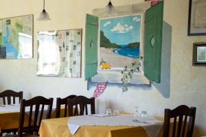 Restaurace v ubytování Agriturismo Terra Di Elea azienda agricola di Raimondo MIchela