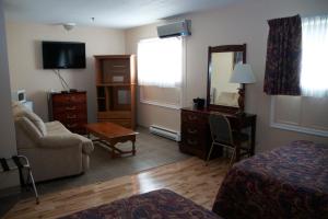 Harbourview Inn, SureStay Collection by Best Westernにあるテレビまたはエンターテインメントセンター