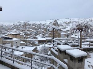 Aydinli Cave Hotel talvel