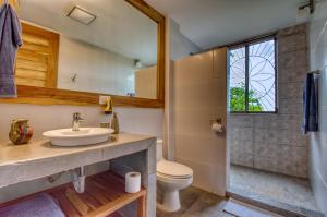 Koupelna v ubytování Ananda Guesthouse