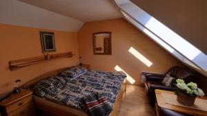 Ein Bett oder Betten in einem Zimmer der Unterkunft Apartman Kristina Ivachnová 49