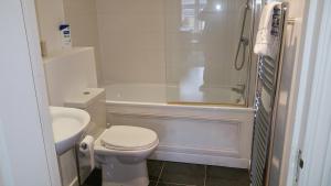 O baie la Oxford Apartment-- Free parking 2 Bedrooms-2Bathrooms-Located in Jericho Oxford close to Bus and Rail station