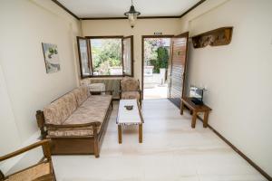 Μια τηλεόραση ή/και κέντρο ψυχαγωγίας στο Ξενοδοχείο Μαγγάνι