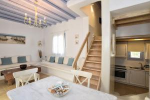Kuchyň nebo kuchyňský kout v ubytování BLUE DAISY House, Ornos, by MyconBay Mykonos