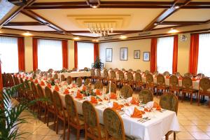 Restaurace v ubytování Hotel Restaurant Marko