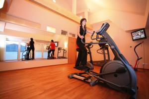 Fitness centrum a/nebo fitness zařízení v ubytování Hotel Restaurant Marko