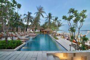 a pool at the resort at Banana Fan Sea Resort in Chaweng