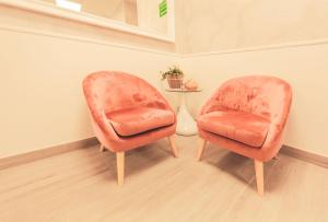 A seating area at Hostal Pio Centro