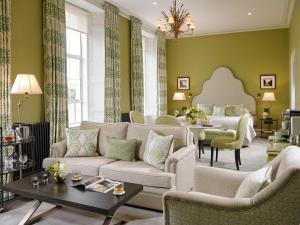 Χώρος καθιστικού στο Actons Hotel Kinsale