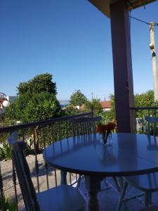 Balkón nebo terasa v ubytování Nymphes