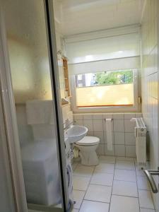 A bathroom at Ferienwohnung Mammut 1