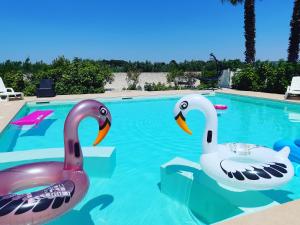 Bazén v ubytovaní Baglio Cudia Resort alebo v jeho blízkosti