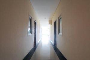 Fotografie z fotogalerie ubytování RedDoorz Plus near Green Pramuka Square Mall v destinaci Jakarta