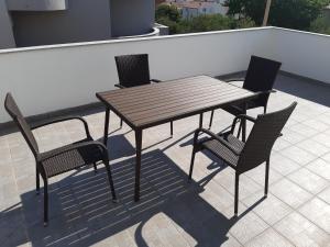 Balkón nebo terasa v ubytování Apartmani Frano