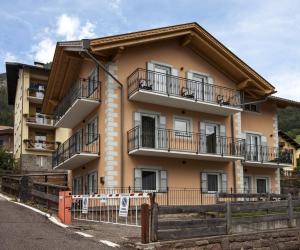 Afbeelding uit fotogalerij van Fiemme Home Mountain Apartment in Tesero