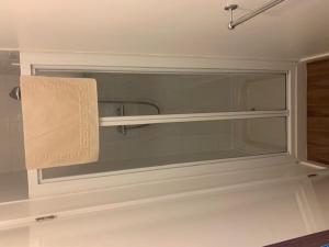 Un baño de The Mornington Hotel