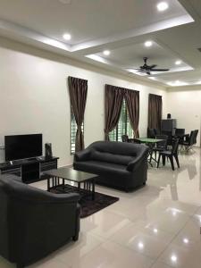 Khu vực ghế ngồi tại Family Homestay