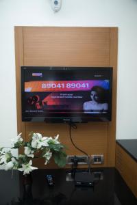 TV a/nebo společenská místnost v ubytování Moskva Hotel