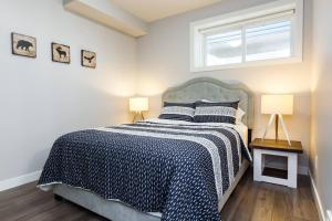 Foto de la galería de Modern Executive Suite I Complimentary Netflix & Parking! en Edmonton