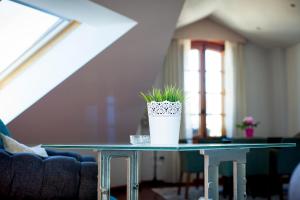 A seating area at Apartamentos Villa Zoila Baiona